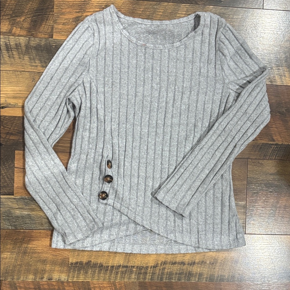 SHEIN Gray Ribbed Long Sleeve Top with Button Accents